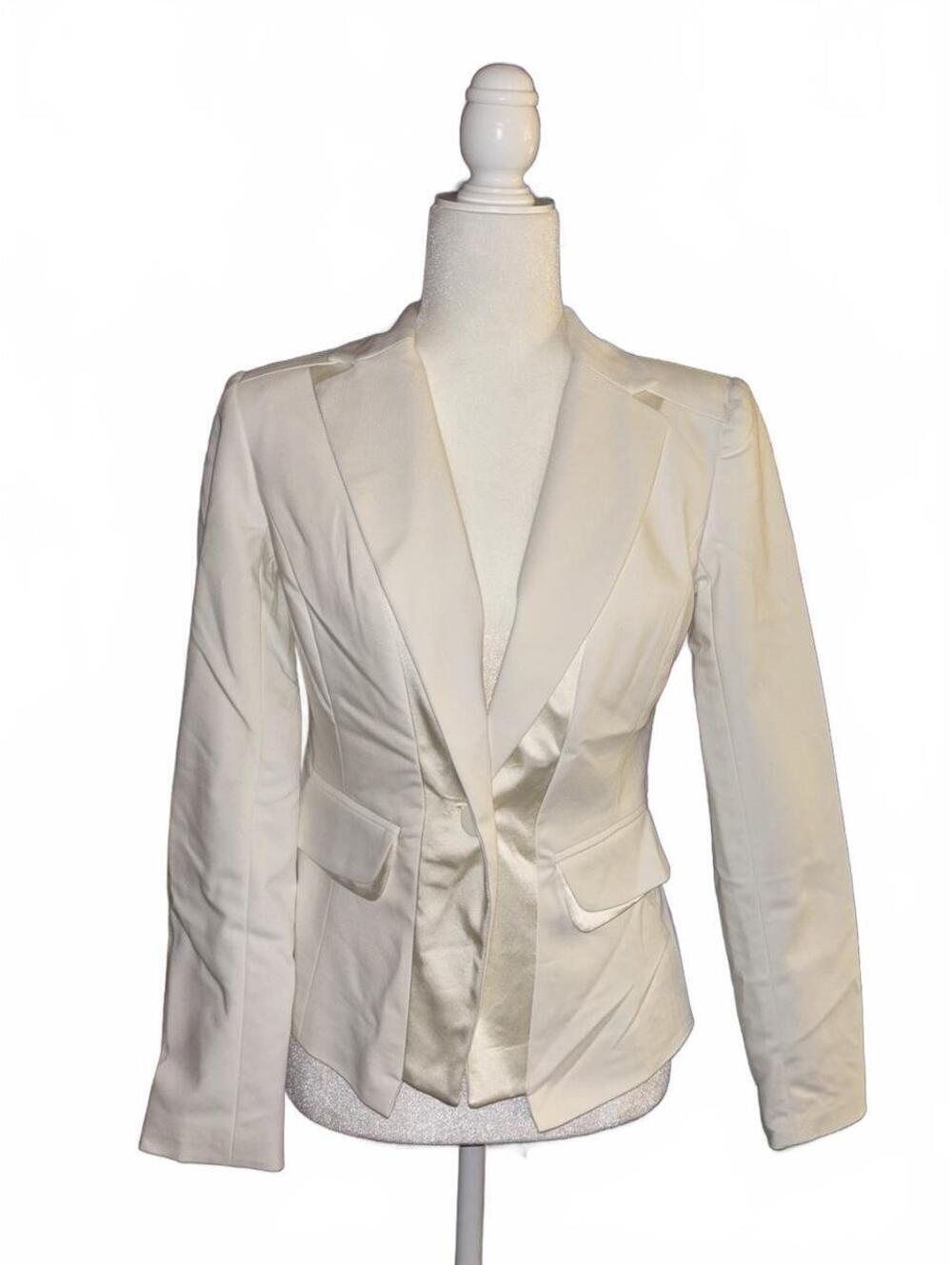 vintage Caché white tailored blazer